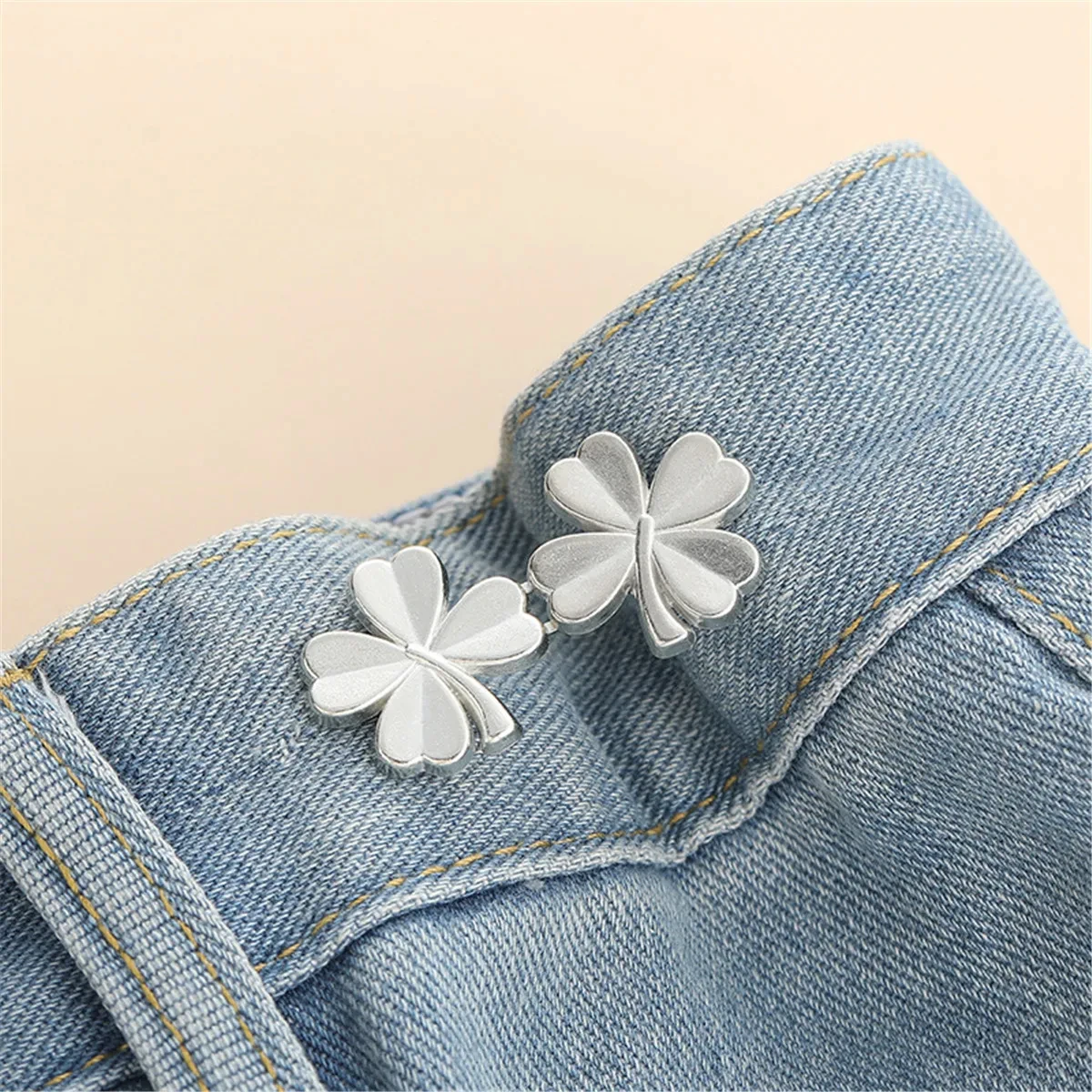 1 Pair Adjustable Waist Tightener Four Leaf Clover Trousers Waist Buckles for Jeans Pants Skirts Snap Button Adjuster Clips 4