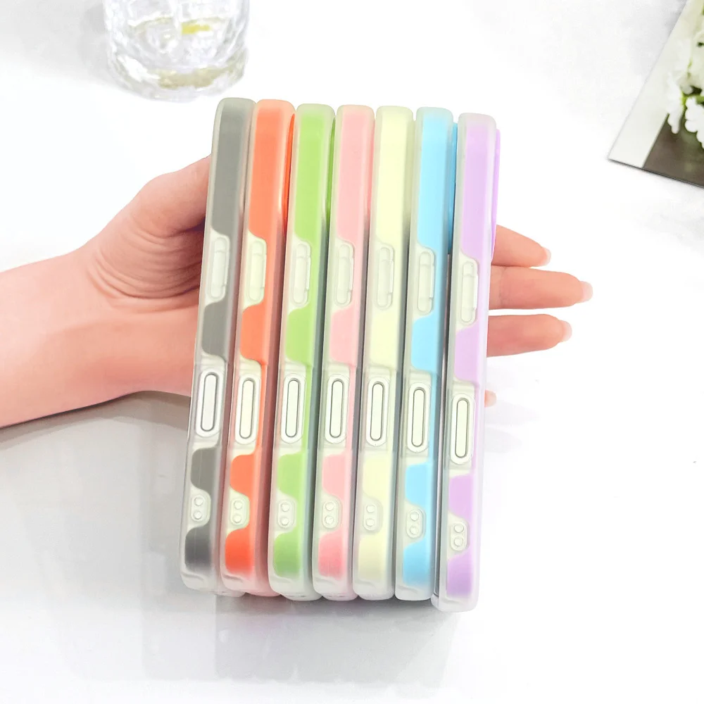 Candy Colored Dancing Daisies Phone Case Cover