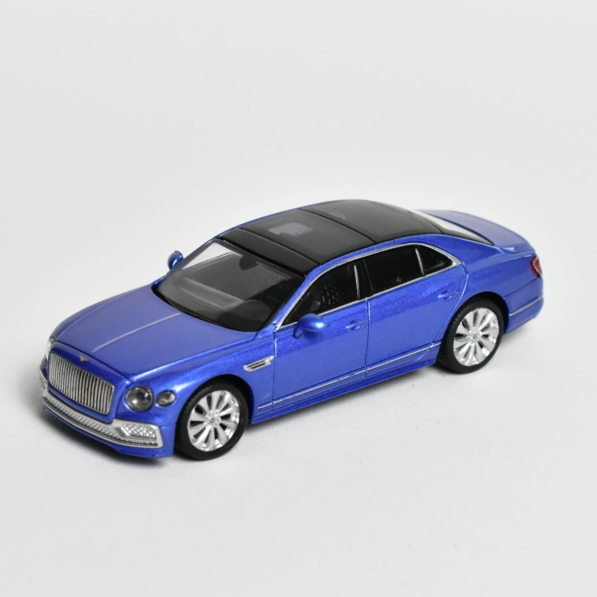 

MINIGT 1/64 Flying Spur Neptune 351 Diecast Car Model