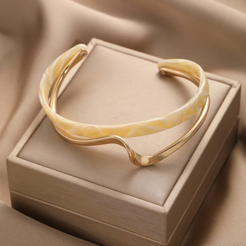Luxury Fashion Simple White Shellfish Board Bend Metal Geometric Overlap Opening Bangle Bracelet Women Jewelery Pulseras Mujer 4