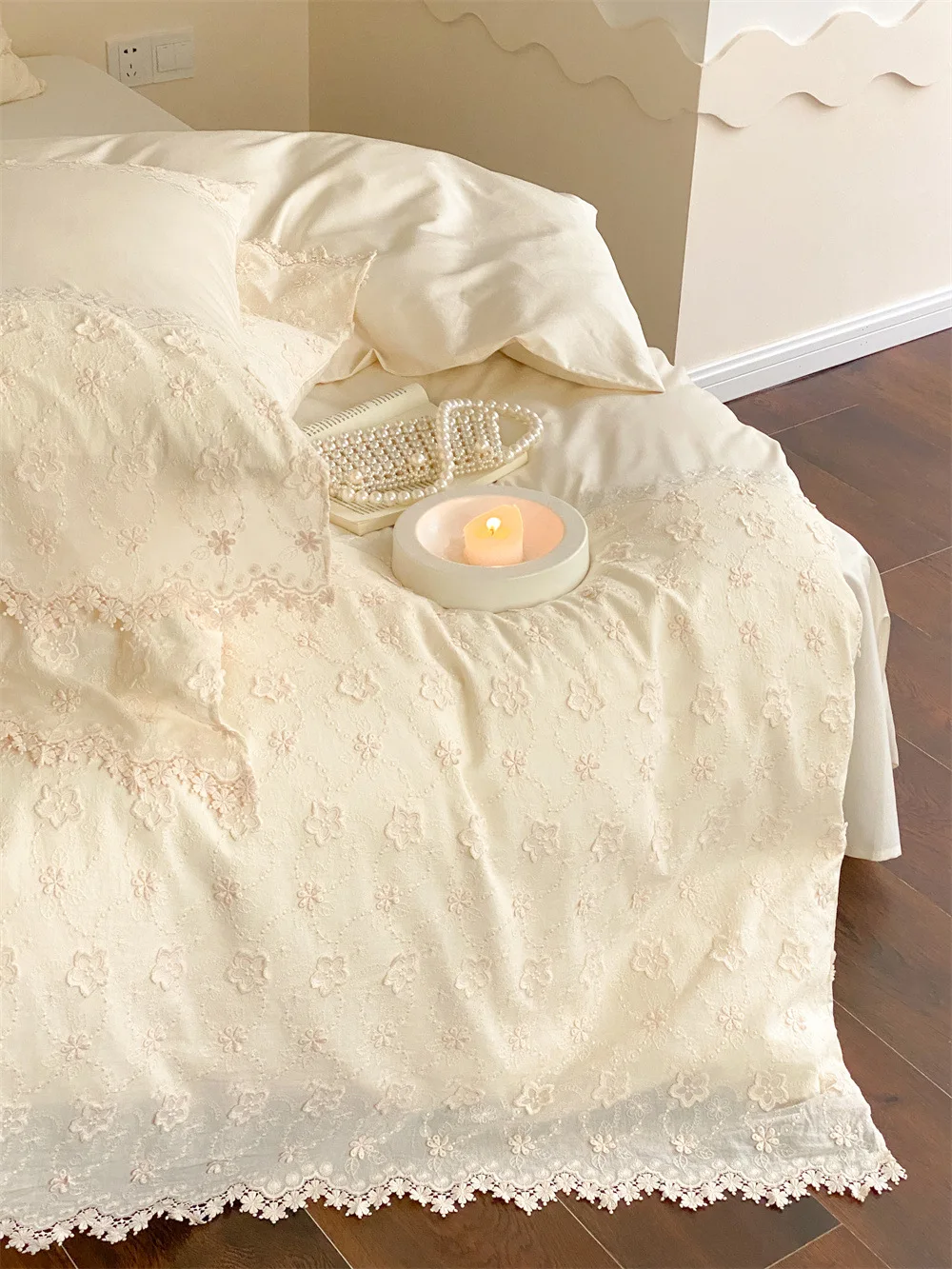 

French romantic style 100 pairs of four-piece high-end three-dimensional flower lace cotton quilt cover sheets