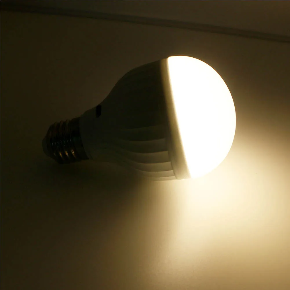 E27 7w levou lâmpada inteligente emergência luz recarregável