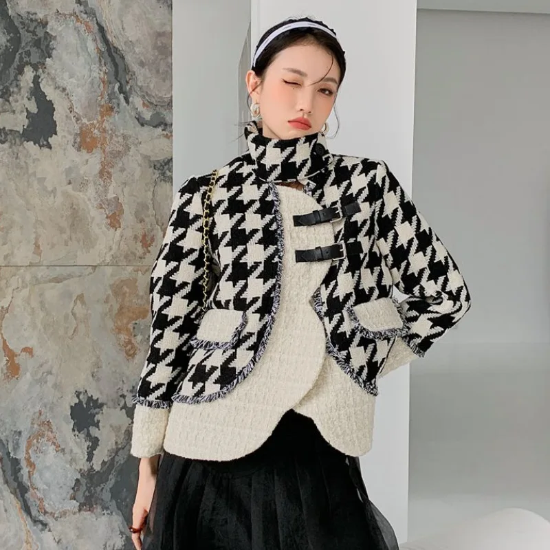 

ZCSMLL French Vintage Plaid Woolen Coat Women's Winter Autumn 2022 New Style Woven Tassel Long Sleeve Woolen Coat Trend