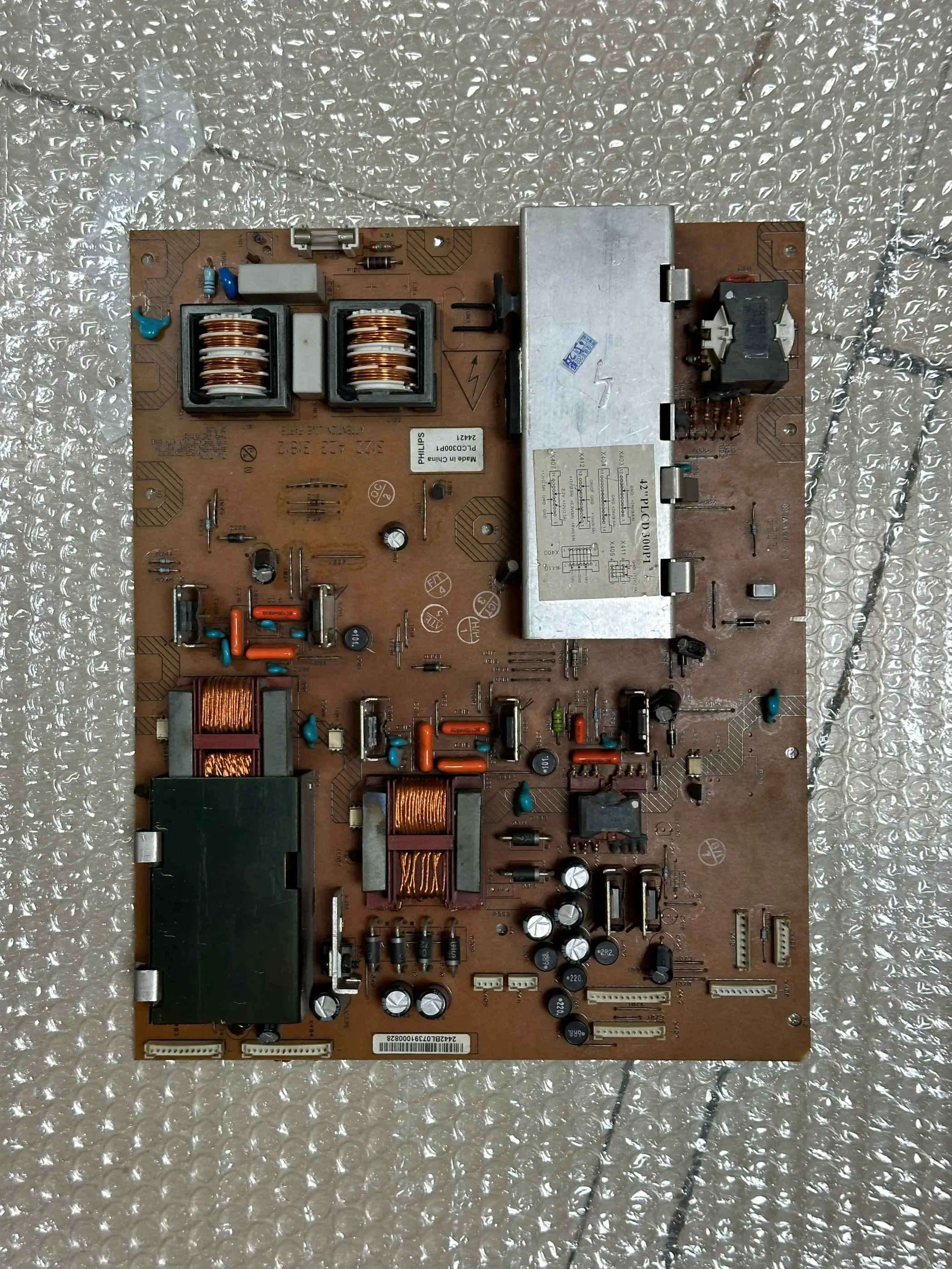 

Оригинальная плата питания PLCD300P1 3122 423 31812 реальная