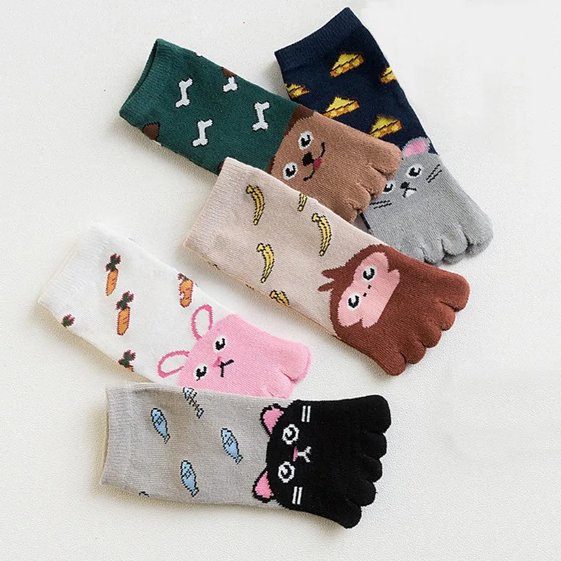 Calcetines de algodón con estampado de animales para niños y niñas, medias de cinco dedos, Kawaii, novedad de otoño e invierno, 2024