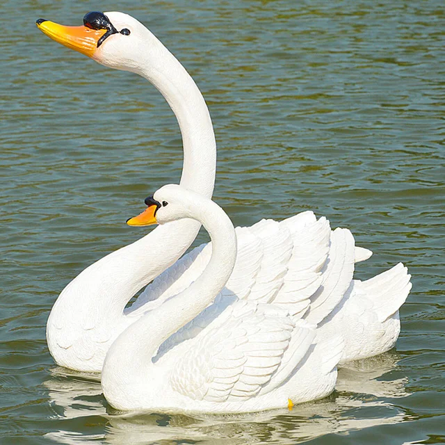 Úszó Hattyúszobor Imádnivaló Valósághű Kertdekoratív Díszes Otthoni Szimuláció - Image 6