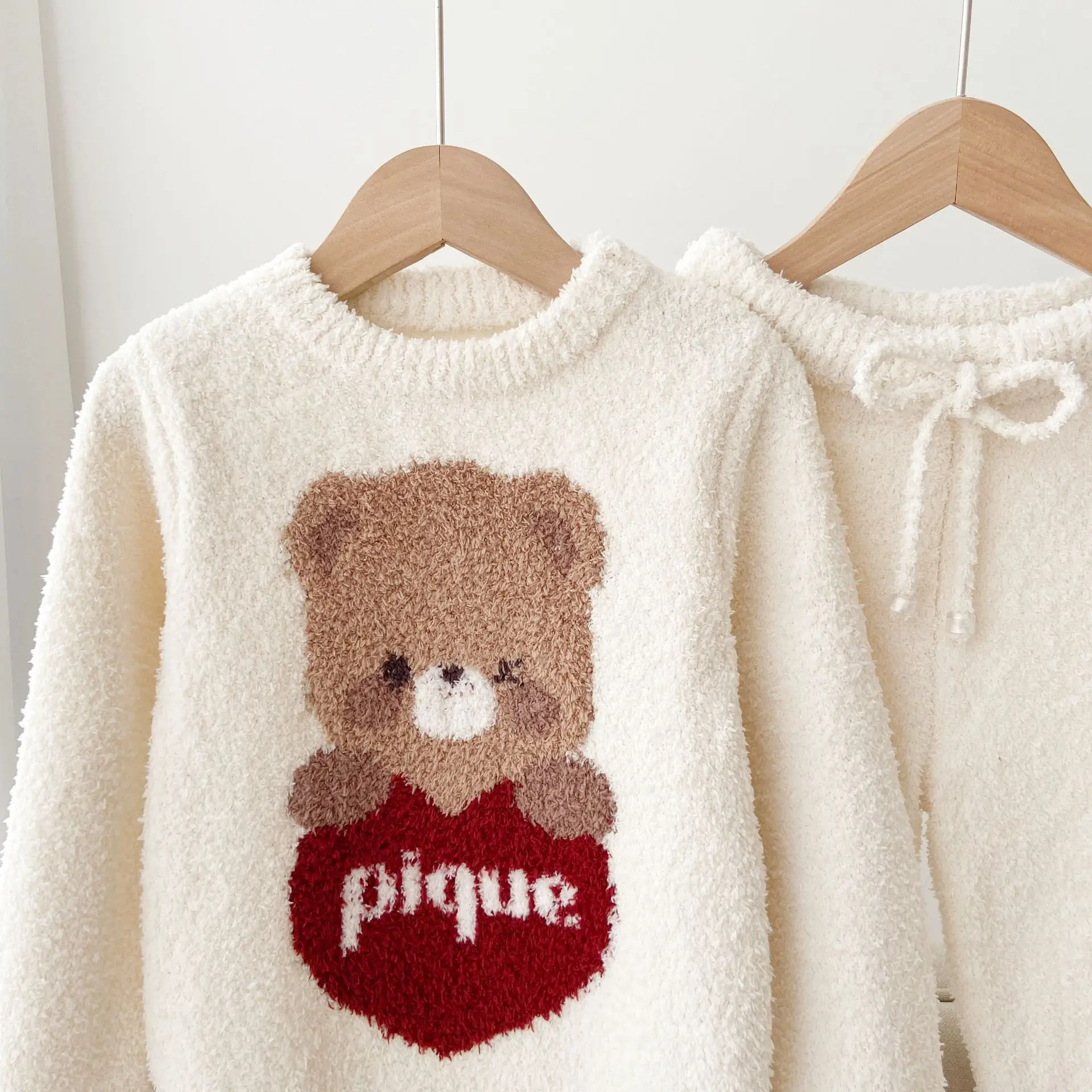 Gelato Pique Homme 가을, 겨울 새로운 귀여운 작은 하트 베어 패밀리 키즈 홈 의류 잠옷 Sui Theattech Long Johns