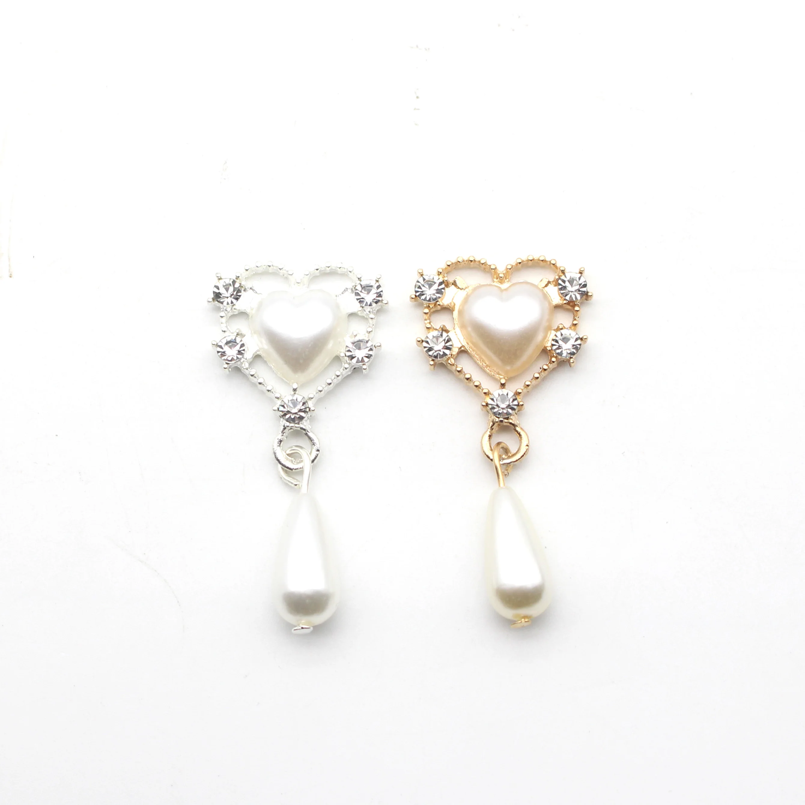 

New 20 * 45MM Peach Heart Pearl Pendant Accessories for Decorating Clothing Romantic Wedding Invitation Letter