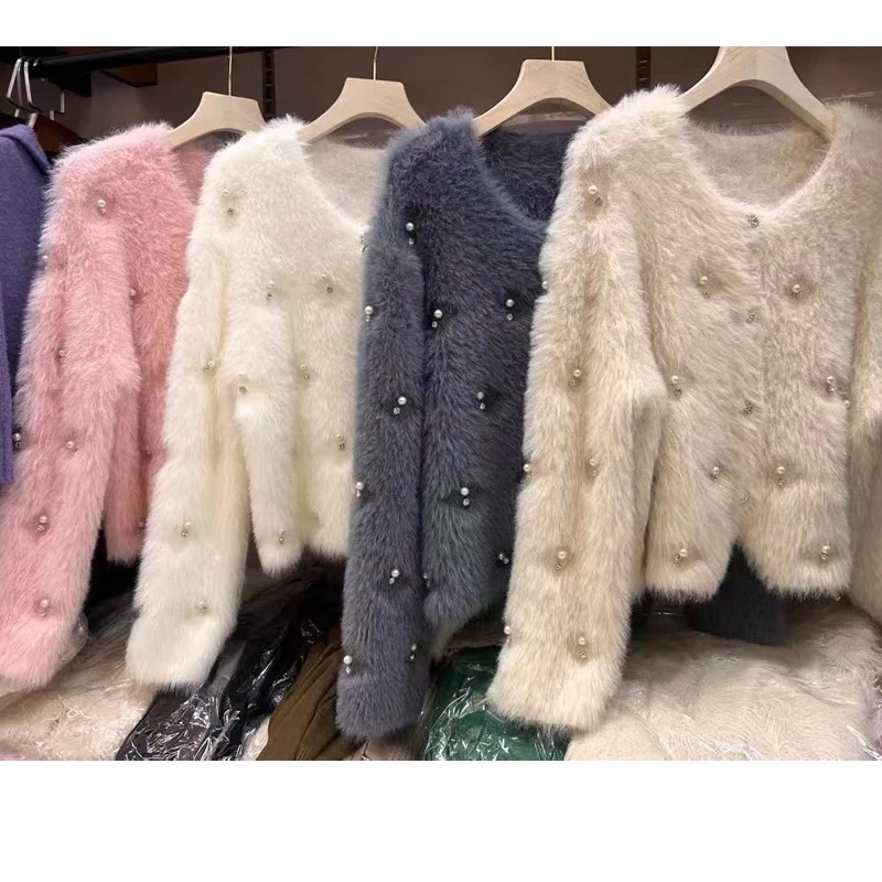 Autumn and Winter New Women's Round Neck Long-sleeved Cardigan Sweater Fashion Plush Beaded Single-breasted Solid Color Coat