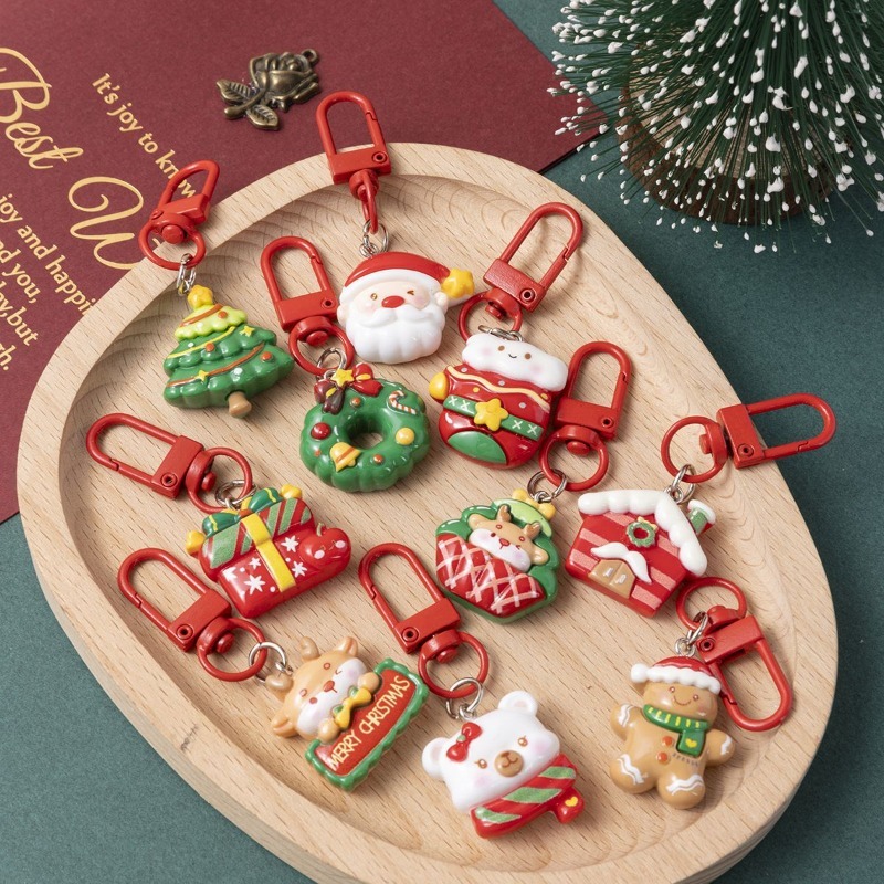Cute Santa Claus Keychains Enamel Christmas Tree Wreath Keyrings Festival Gifts for Women Men Handbag Pendants