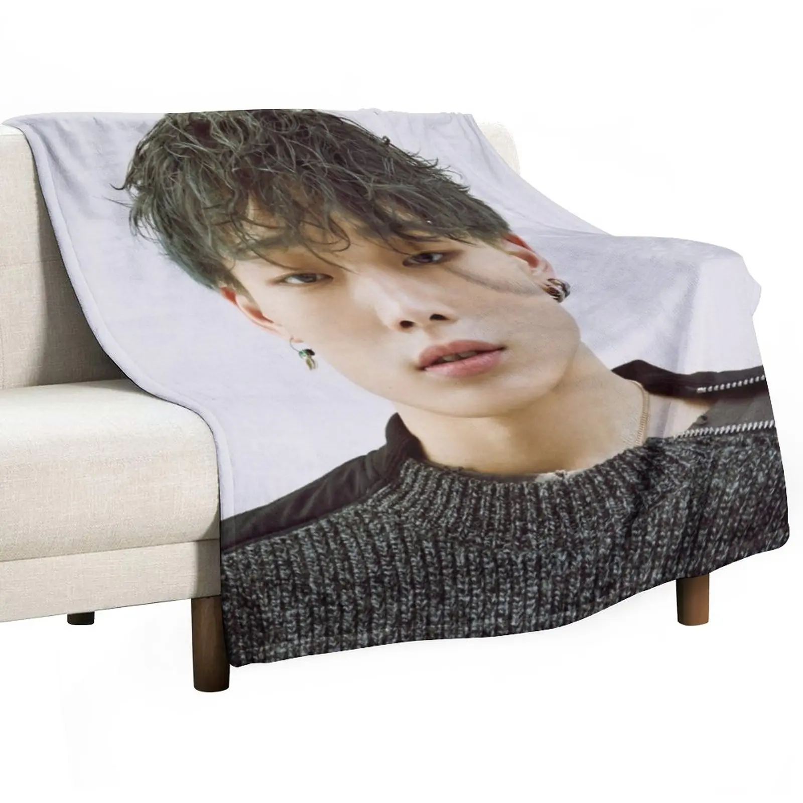 

IKON DIVE BOBBY Throw Blanket Bed covers manga