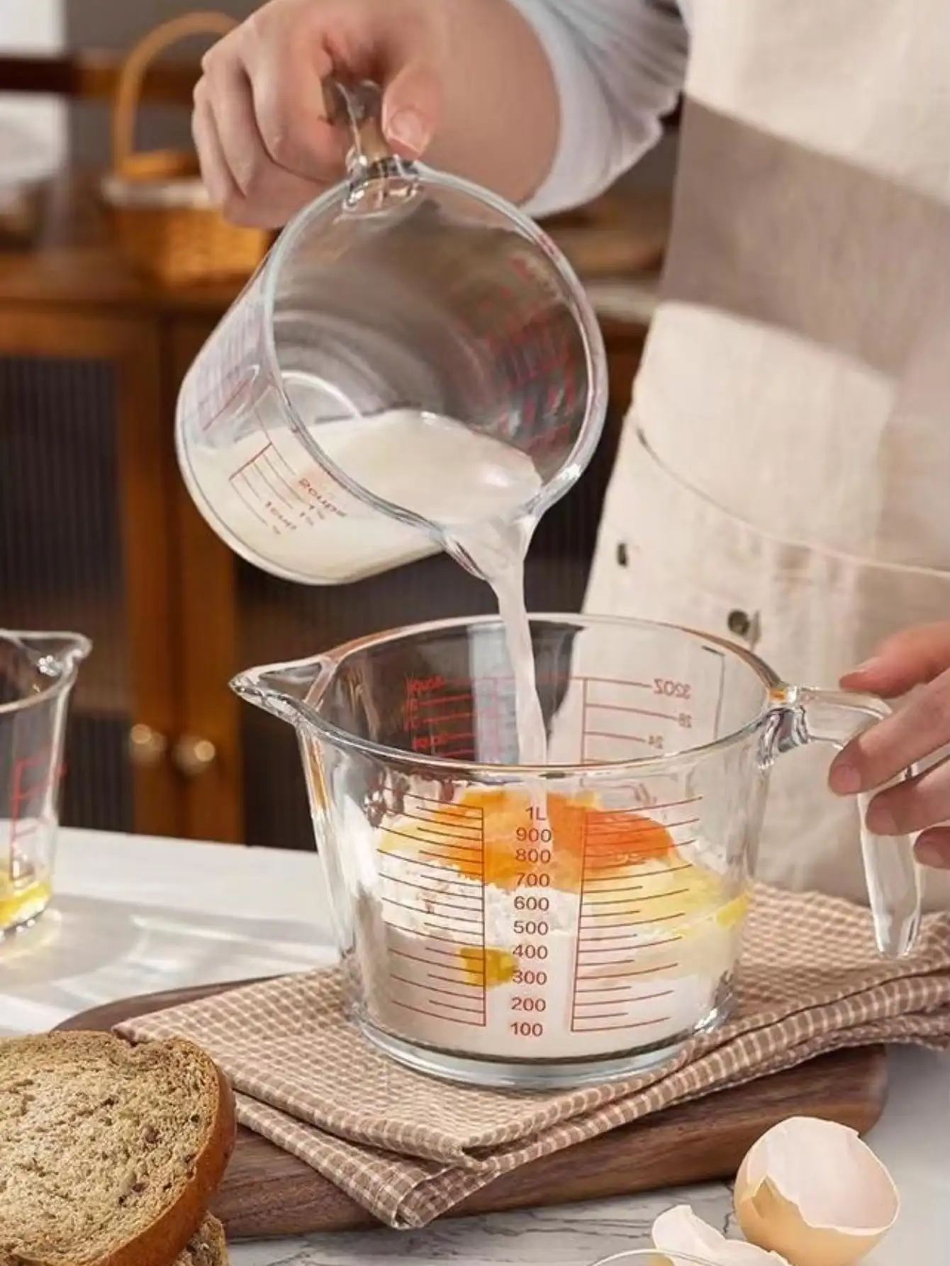 High temperature zone scale microwavable glass measuring cup