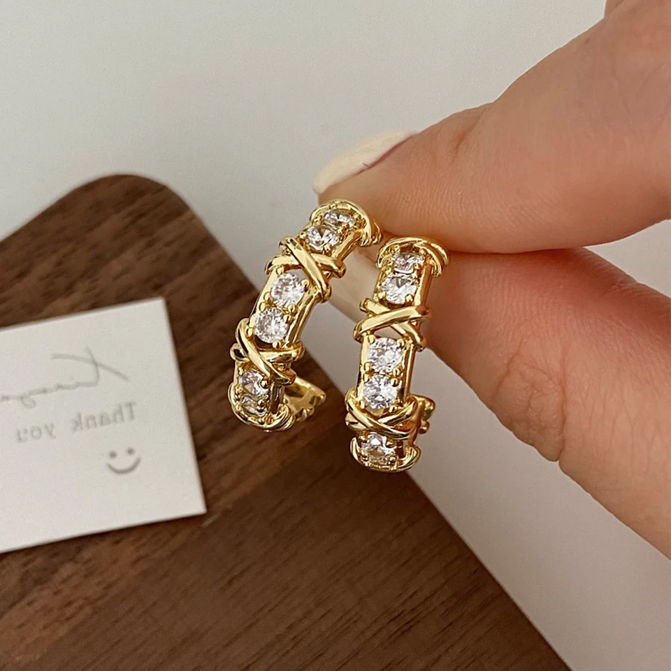 Pendientes De Aro Huggie De Oro Amarillo Sólido De 14 Quilates Con