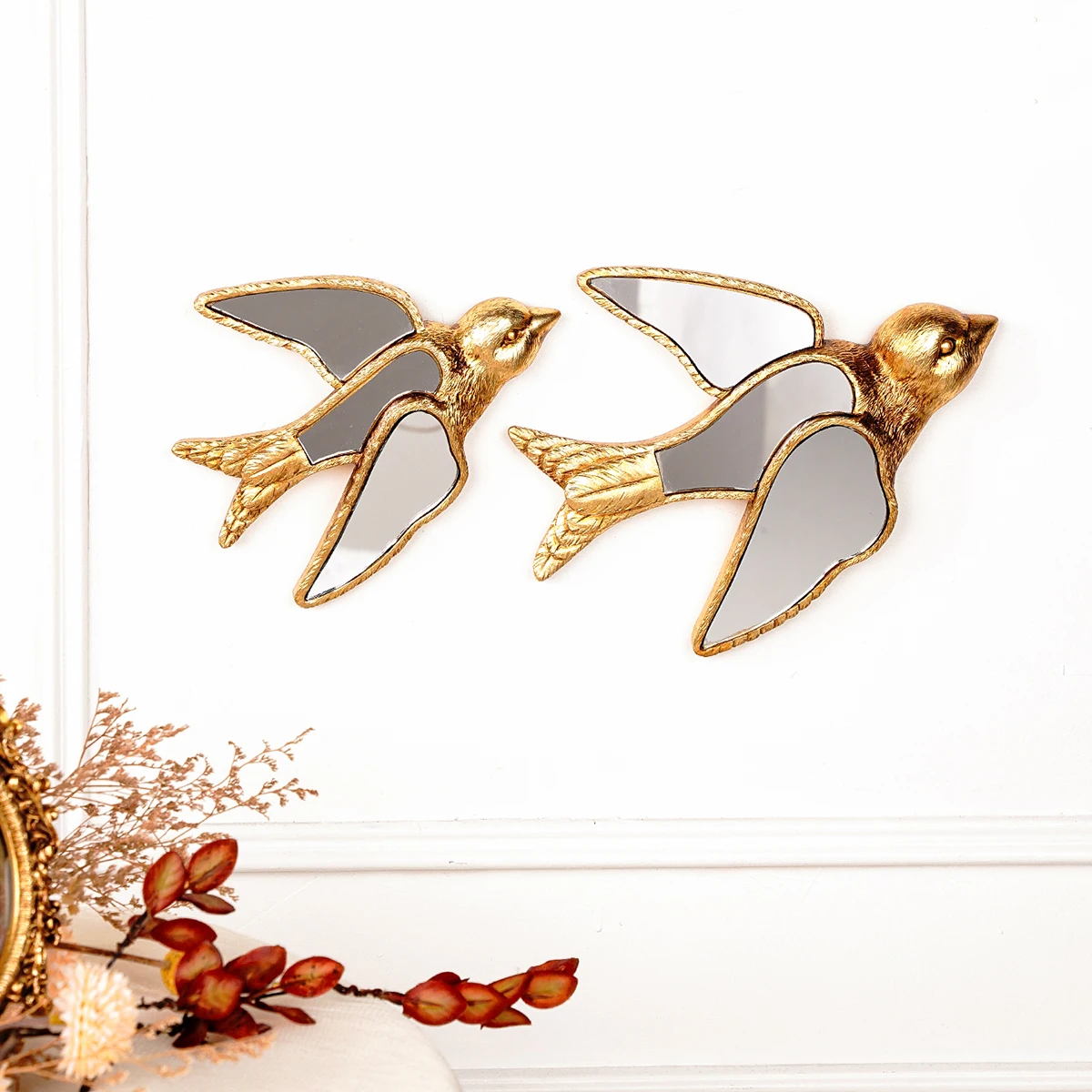 1PC, Golden Swallow Home Decoration craft wall hanging, with a special design of resin material surface inlaid with mirror