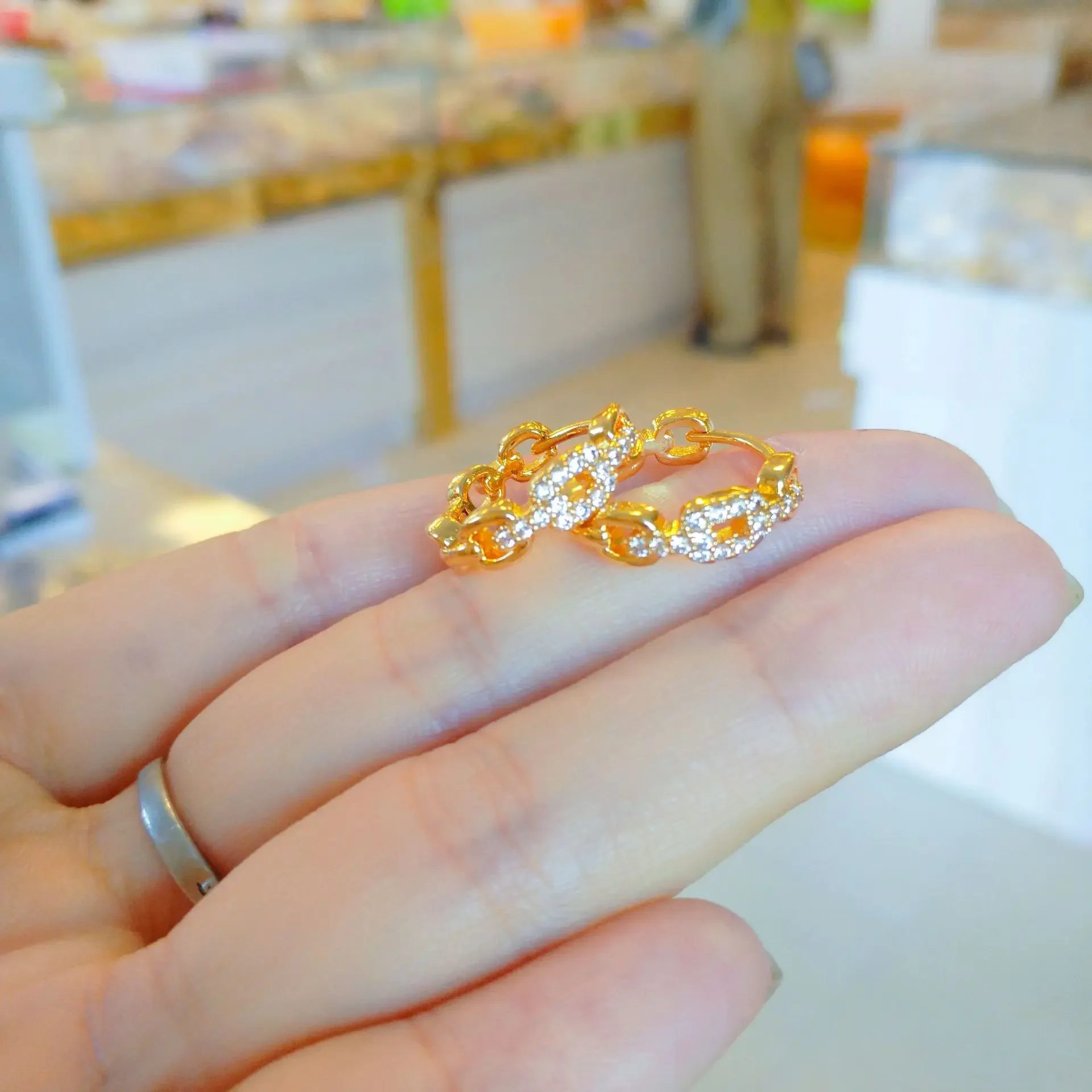 24K Real 9999 Gold Interlocking Earrings with Simple-elegant Style for Ladies
