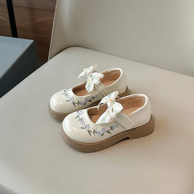 New Spring Girls Leather Shoes Sweet Embroidered Children Princess Shoes Elegant Bowknot Kids Fashion Causal Mary Jane Hot