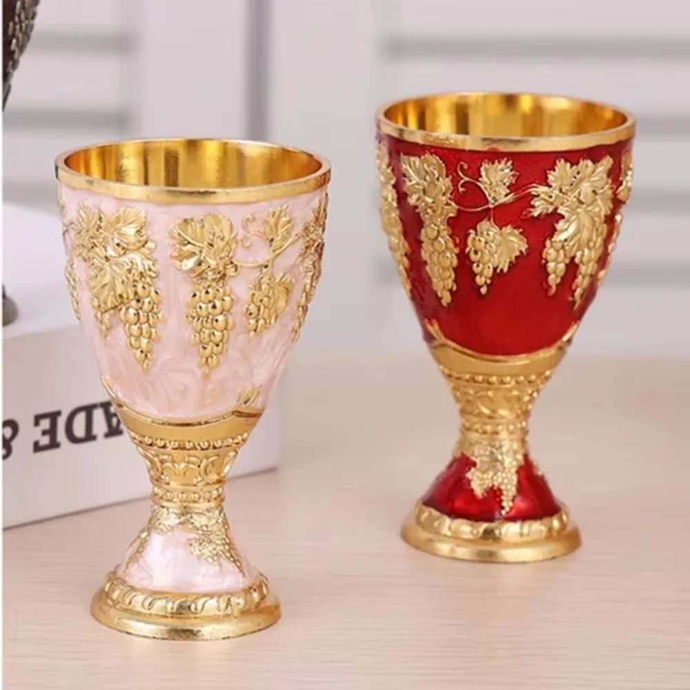 New European Style Wine Glasses Mini 30ml Spirits Cup Vodka Goblet Wedding Chalices Retro Alloy Red Liquor Glass