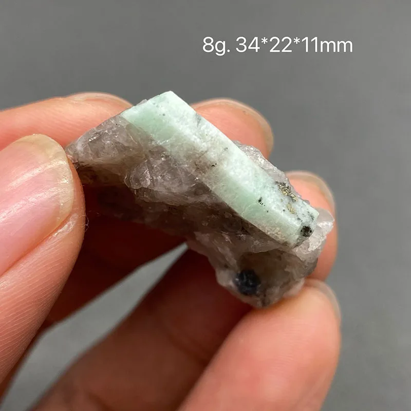 100% natural emerald primitive mineral specimen Healing Crystal gem collection