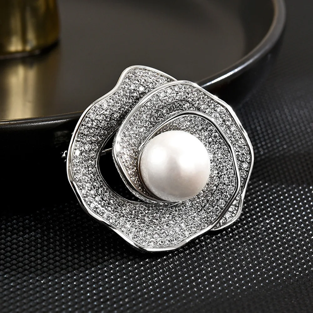 Women Elegant Lotus Full Crystal Pearl Flower Badges Pins Luxury Fashion Lady Plant Delicate Suit Office Brooches Corsage