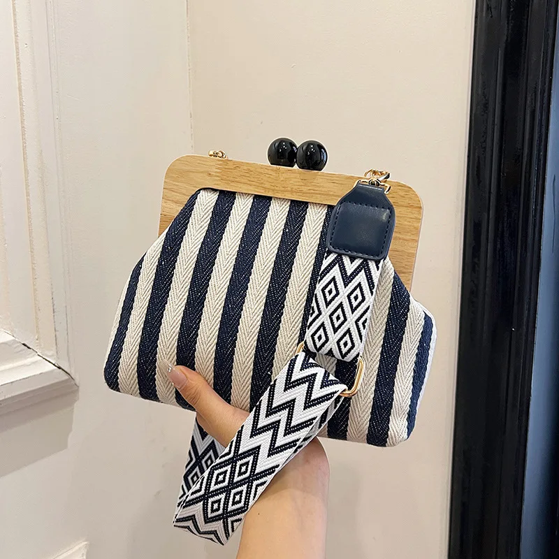 Fashion Striped Wooden Clip Shell Clutch Bag for Women Wide Strap Shoulder Bags Elegant Canvas Crossbody Bag Summer Beach Purses