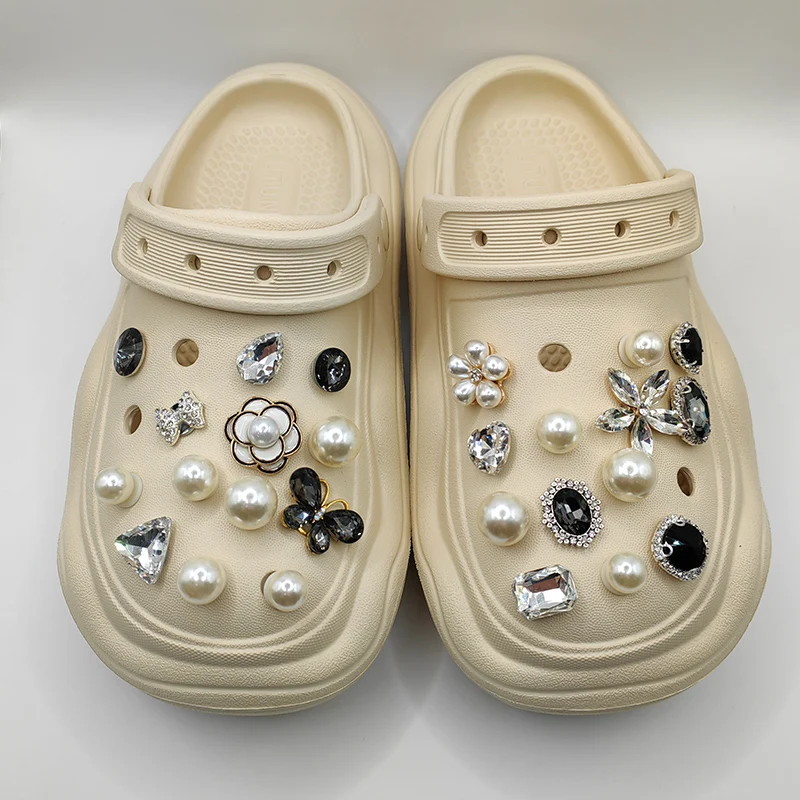 

Sweet Rhinestone Pearl Shoe Charm for Crocs DIY Shoe Decorations Button Accessories for Bogg Bag Slides Sandals Clogs Kids Gifts