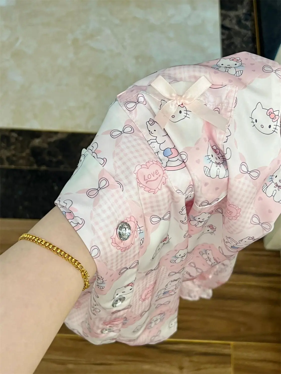 طقم بيجامة نسائي حلو من Hello Kitty - ملابس ربيعية...