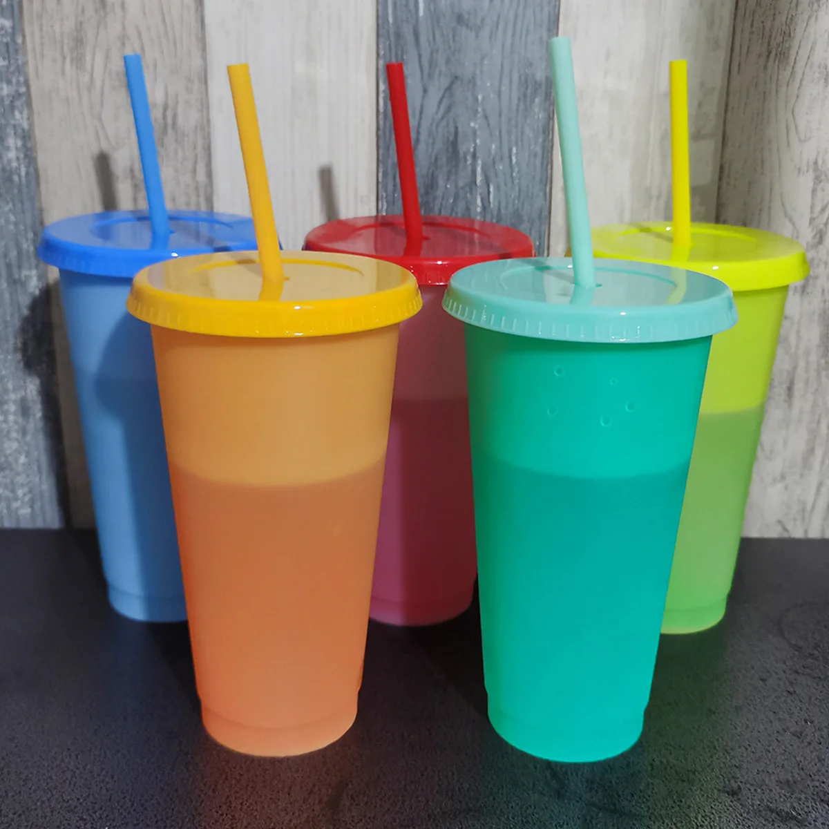 https://ae01.alicdn.com/kf/Sa1c389c894ce422c8a261298b0b25c6ep/5-Pcs-Color-Changing-Cups-Set-24oz-Reusable-Plastic-Cold-Drink-Cups-with-Lids-and-Straws.jpg