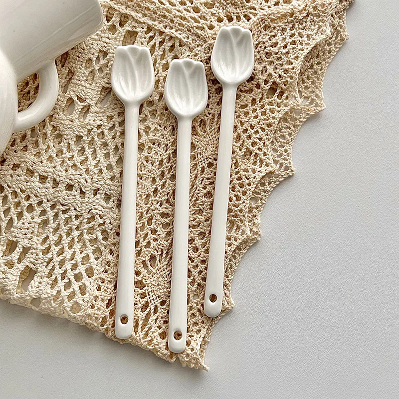 Porcelain White Tulips Mixing Stirrers for Drink Cocktail Cooking Baking Kitchen Floral Shaped Sauce Spoon for Stirring Teaspoon