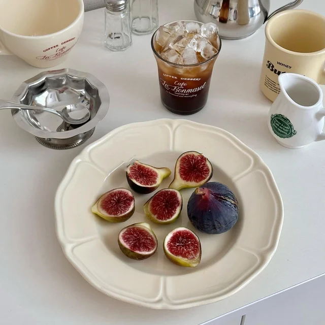 Piatto occidentale in stile francese Ins Piatto occidentale in ceramica color crema Piatto ovale da dessert retrò Piatto da colazione estetico alto 4