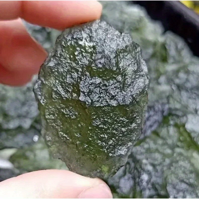 Moldavite 힐링 스톤, 변화와 성장을 상징하는 독특한 크리스탈