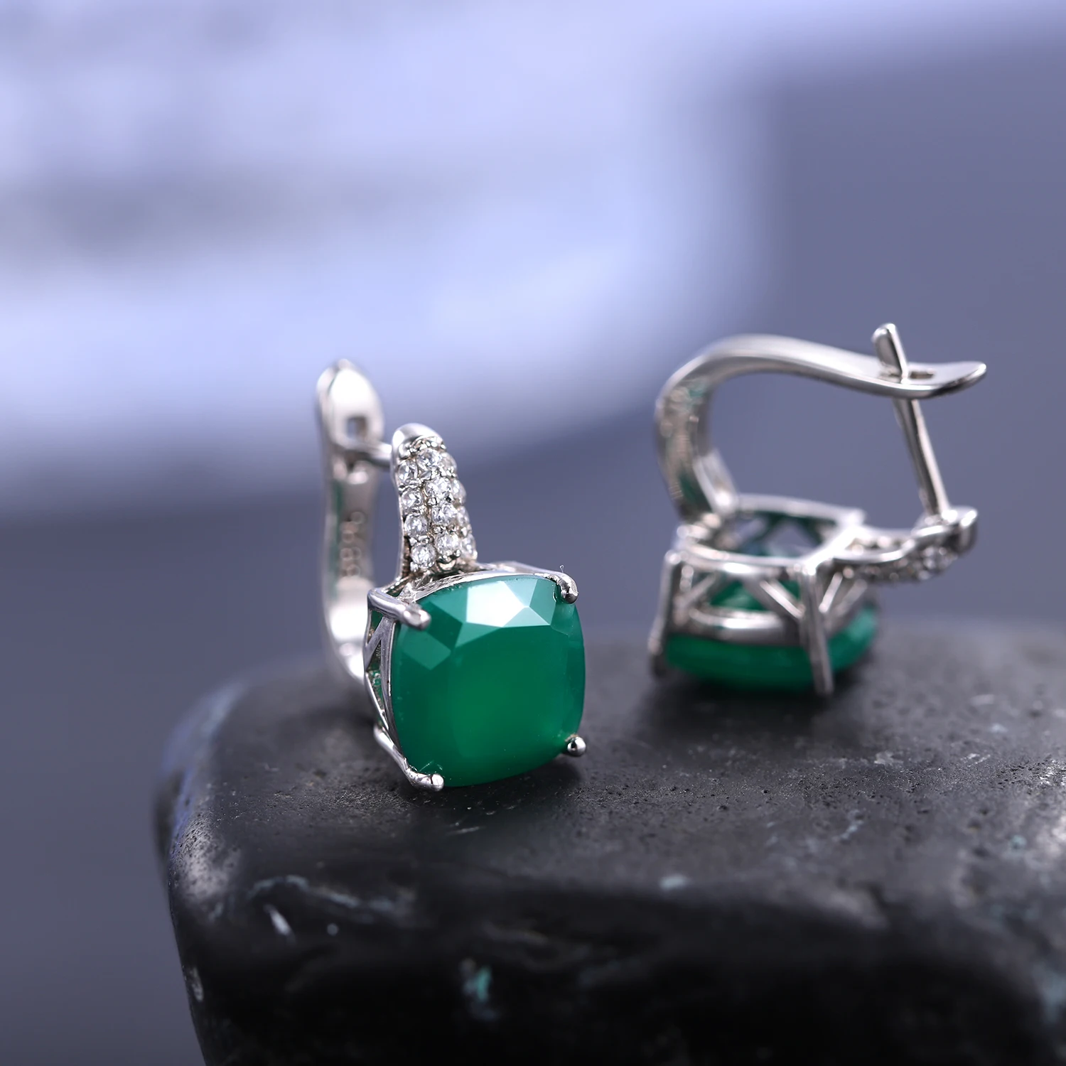 BLISI Pure Titanium Stud Earrings With Green Onyx – 4mm & 5mm Hypoallergenic Flat Back Earrings For Sensitive Ears, 20G