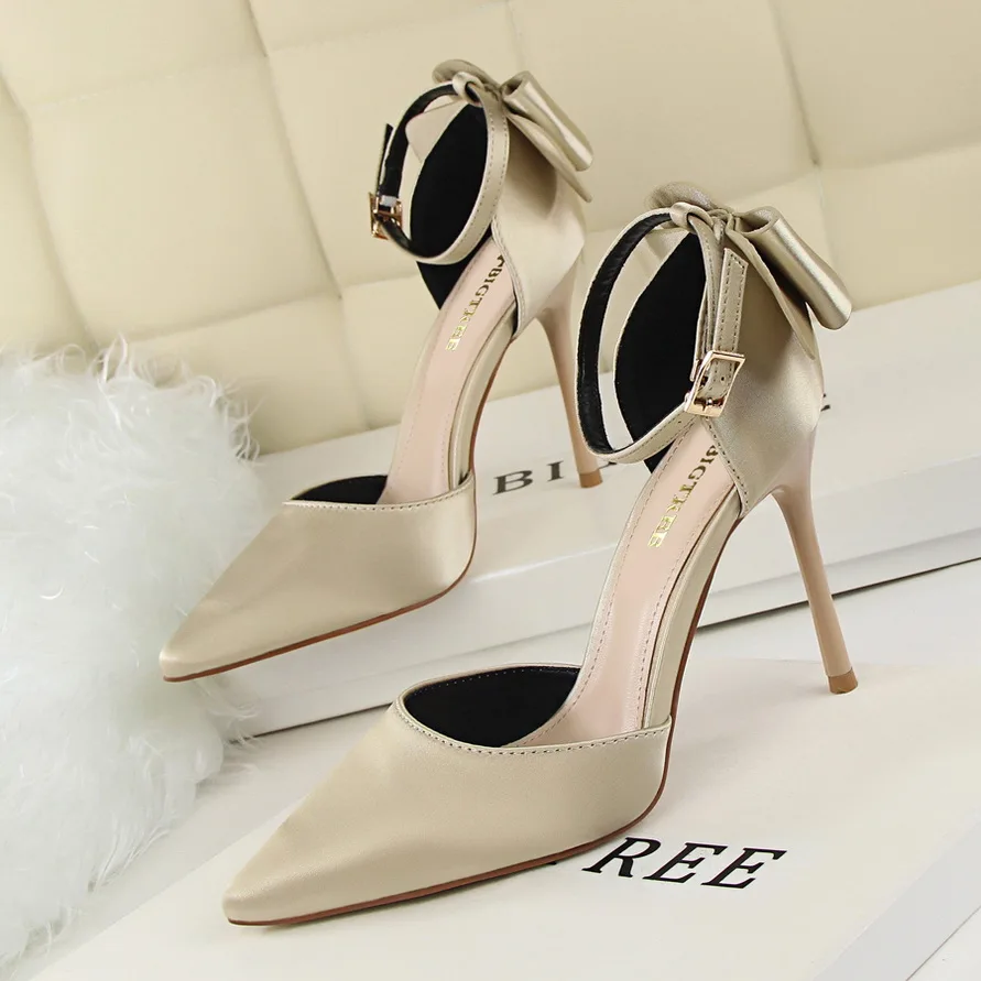 Big Size 34-43 Sweet Bowtie Buckle Women Sandals Silk Shallow Fashion High Heels Shoes Sexy Pointed Toe Woman Party Pumps Office