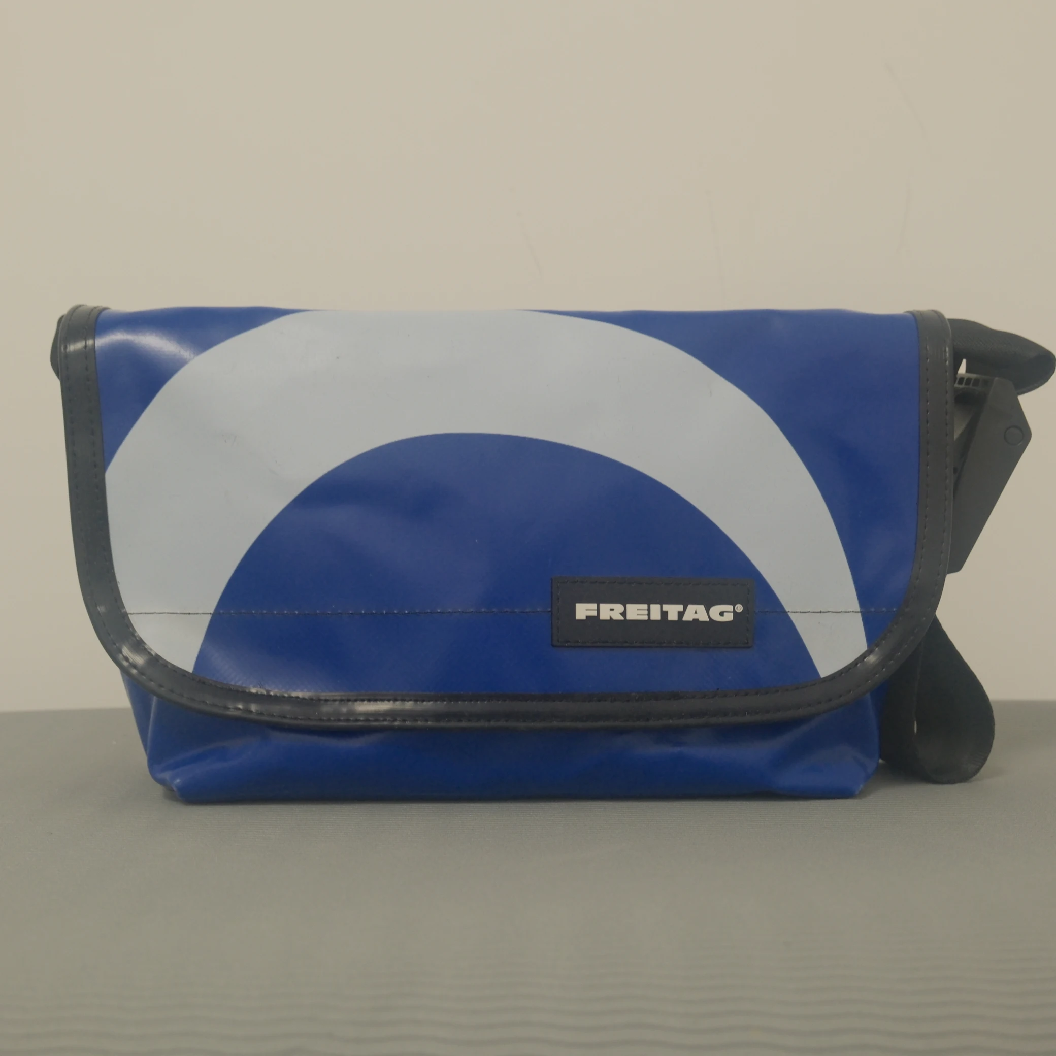 FREITAG F41 HAWAII FIVE-O Messenger Bag Single Shoulder Bag Crossbody Bag Swiss Cycling Eco-Friendly Bag