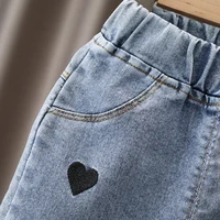 Denim Jeans mit Herzen / Blumen – Bild 4