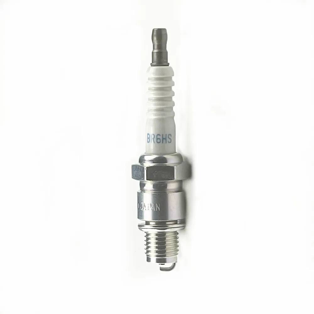 Engine spark plug BR6HS is suitable for Yamaha F2.5/F4 four-stroke outboard engine