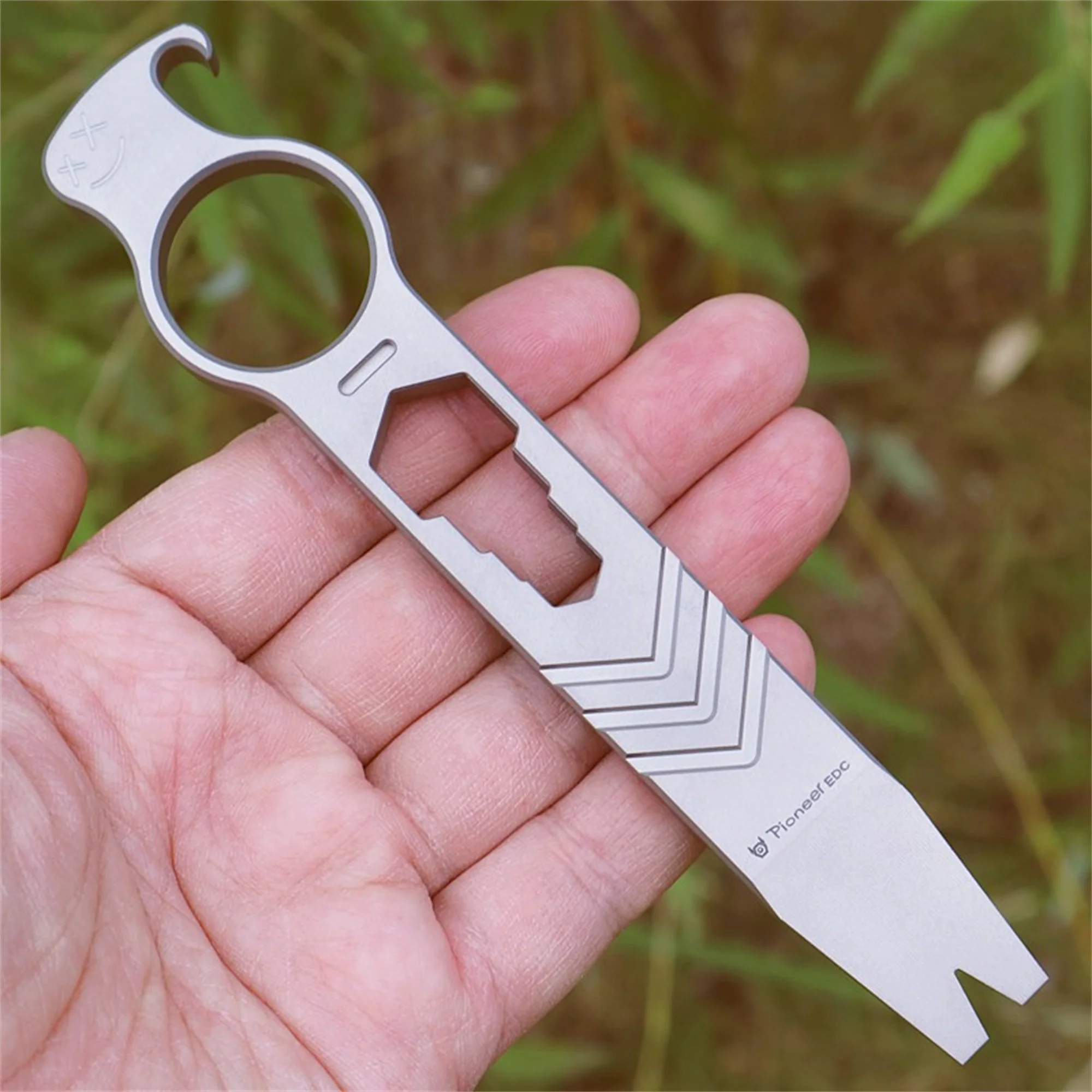 

Titanium alloy Crowbar EDC Multifunctional Tool Pry bar Bottle Opener Hexagonal Wrench Outdoor Survival Tactical Gadget