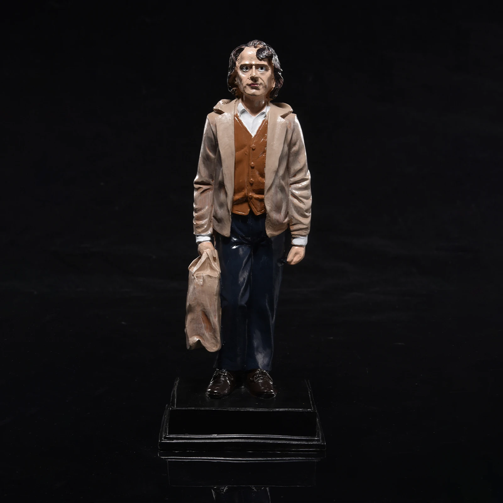 

The Dark Knight Character Model Creative Joker Movie Model Doll Movie Figure Toys Model For Kids Adults Resin Collectible Statue