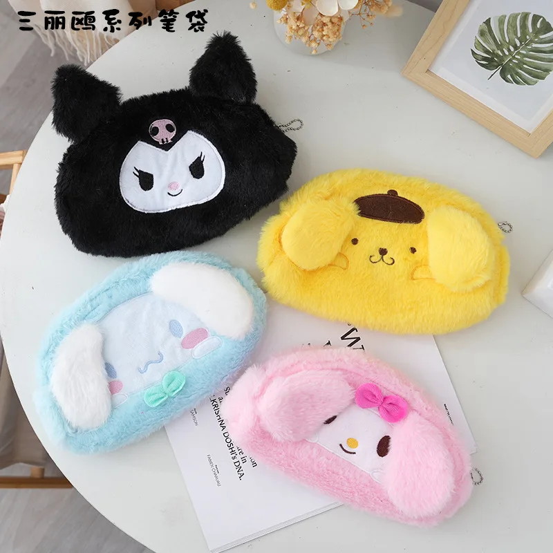 

Милый мультяшный плюшевый карандаш для девушек Sanrio Kuro, Многофункциональный школьный карандаш с большой емкостью, фотокарандаш и хранение канцелярских принадлежностей