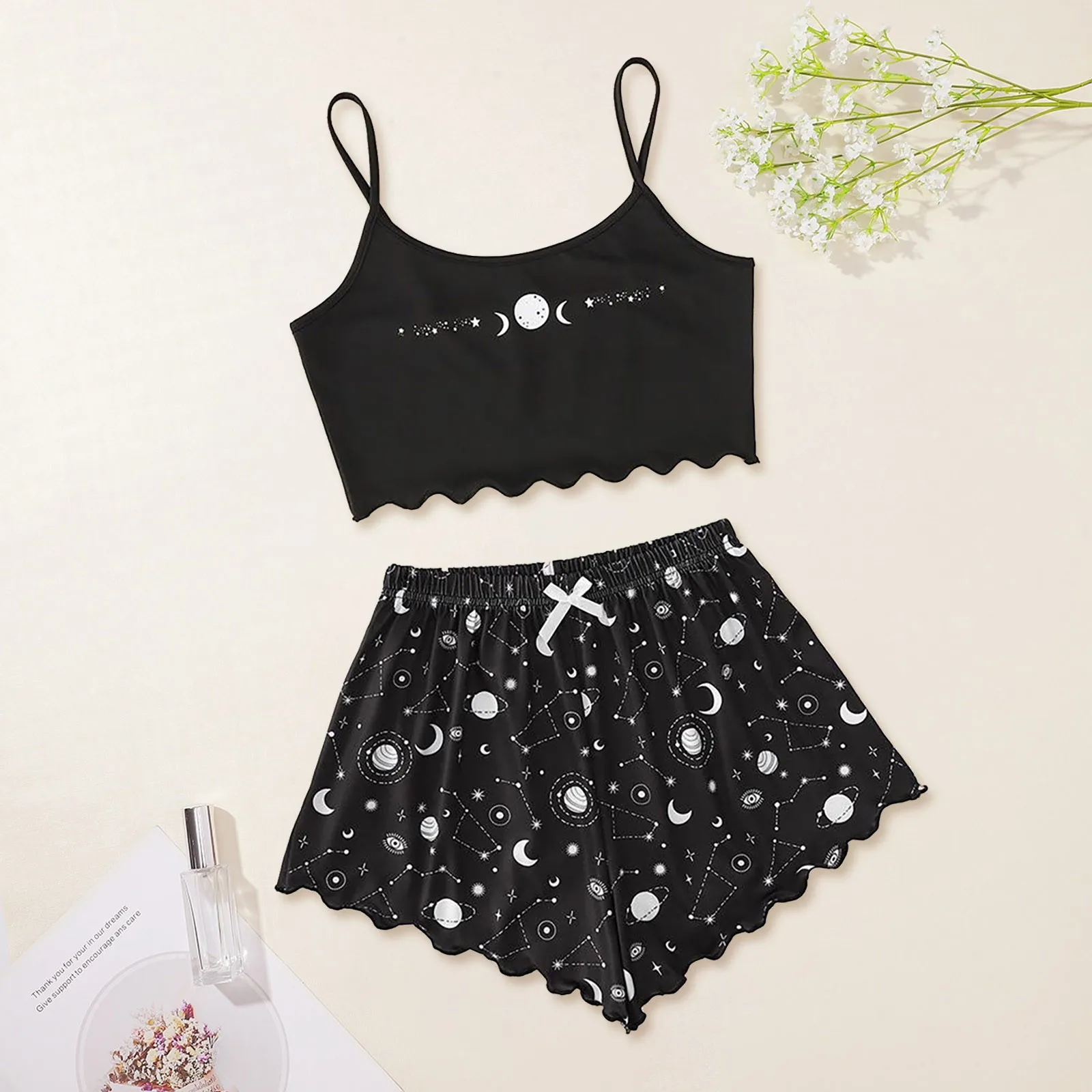 

Женская пикантная Повседневная Пижама с принтом, комплект из 2 предметов, майка на бретелях без рукавов и шорты, облегающая летняя Домашняя одежда 2024