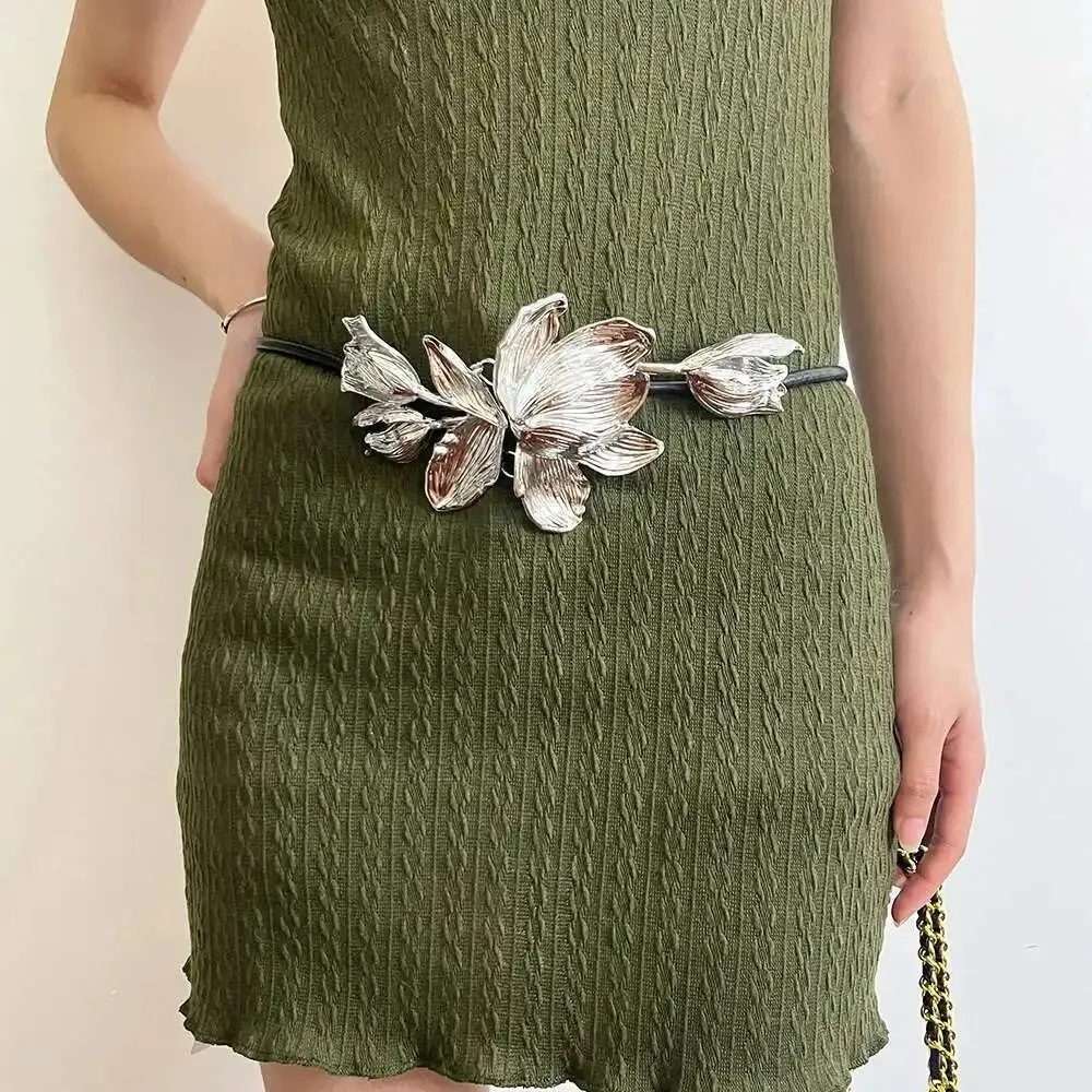 Neue Retro Gold Blume Gürtel Schwarz Leder Seil Kleid Dekoration Körper Kette Taille Link Metall Taille Kette Frauen – Detail 3