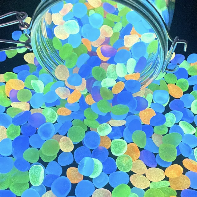 200 db Kerti Díszek Világító Kövek Fluoreszkáló Kavicsok Ragyognak A Sötét Sziklákban Kültéri Akvárium Otthoni Haltartály Dekorációhoz - Image 3