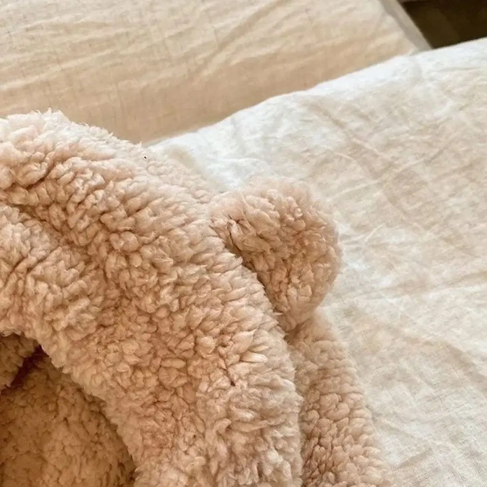 Fashion Premium Material Warm Furry Hat Windproof Warm Lining Winter Cycling Hat Scarf Mask Integrated Hat