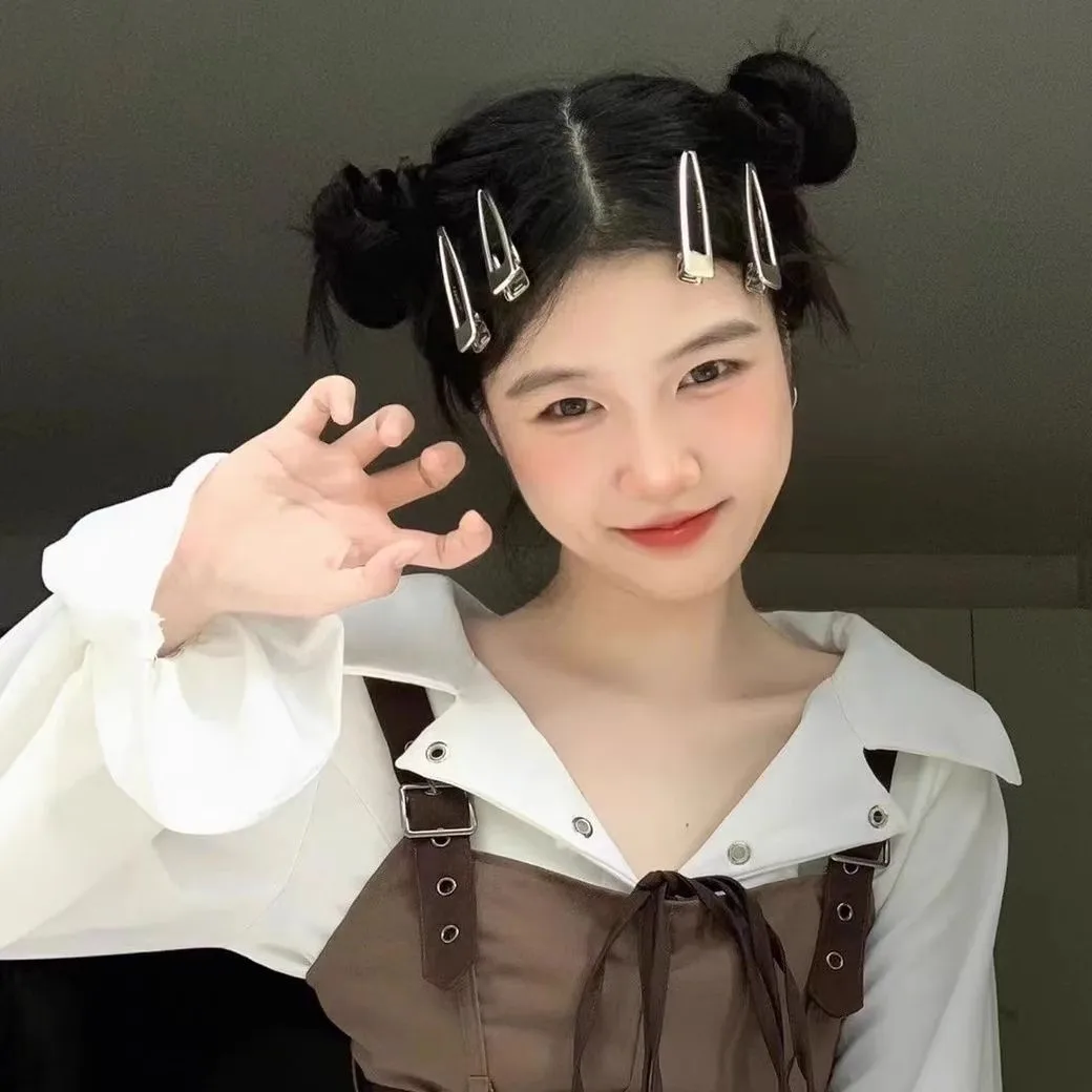 シンプルなのにオーラがある\tHermes\tRoulis GM ヘアクリップ sunny bloom clip ～ｻﾆｰﾌﾞﾙｰﾑｸﾘｯﾌﾟ | flower／フラワー公式通販