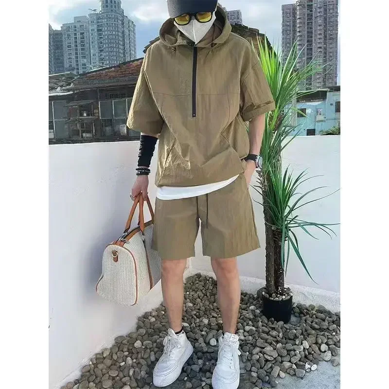 2Pcs 남자 여름 Tracksuit 반바지 세트 후드 T 셔츠 지퍼 + 일치하는 반바지 솔리드 카고 대형 캐주얼 정장 4XL 남성 의류