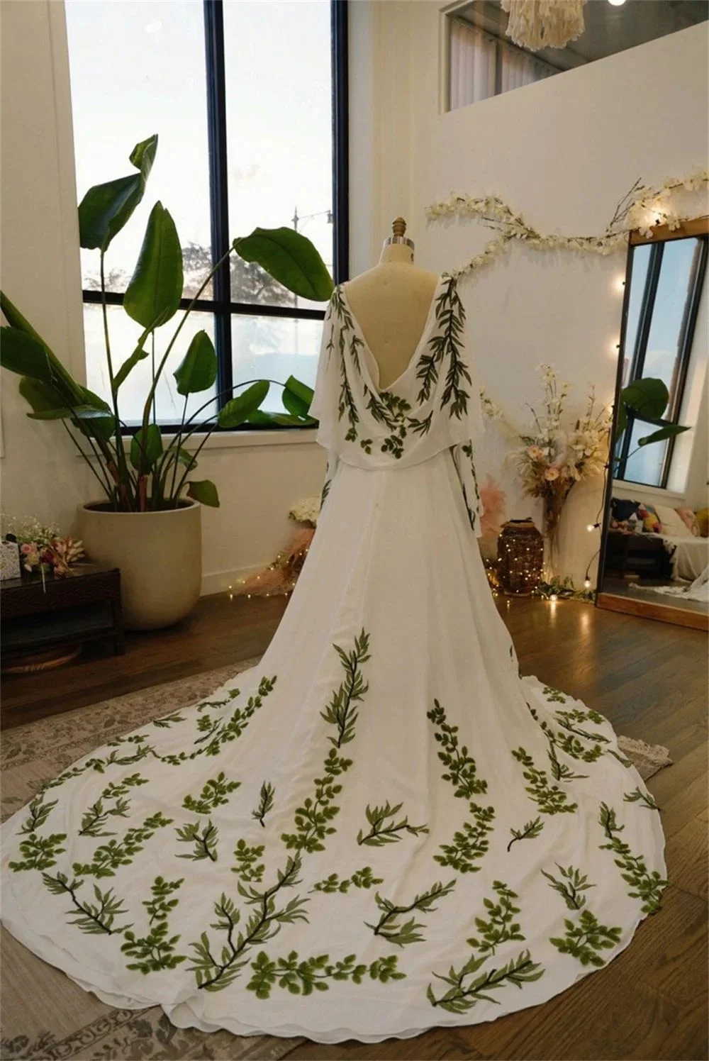 Kyoto Green Leaf Embroidery Long Sleeves Wedding Dress Elegant A