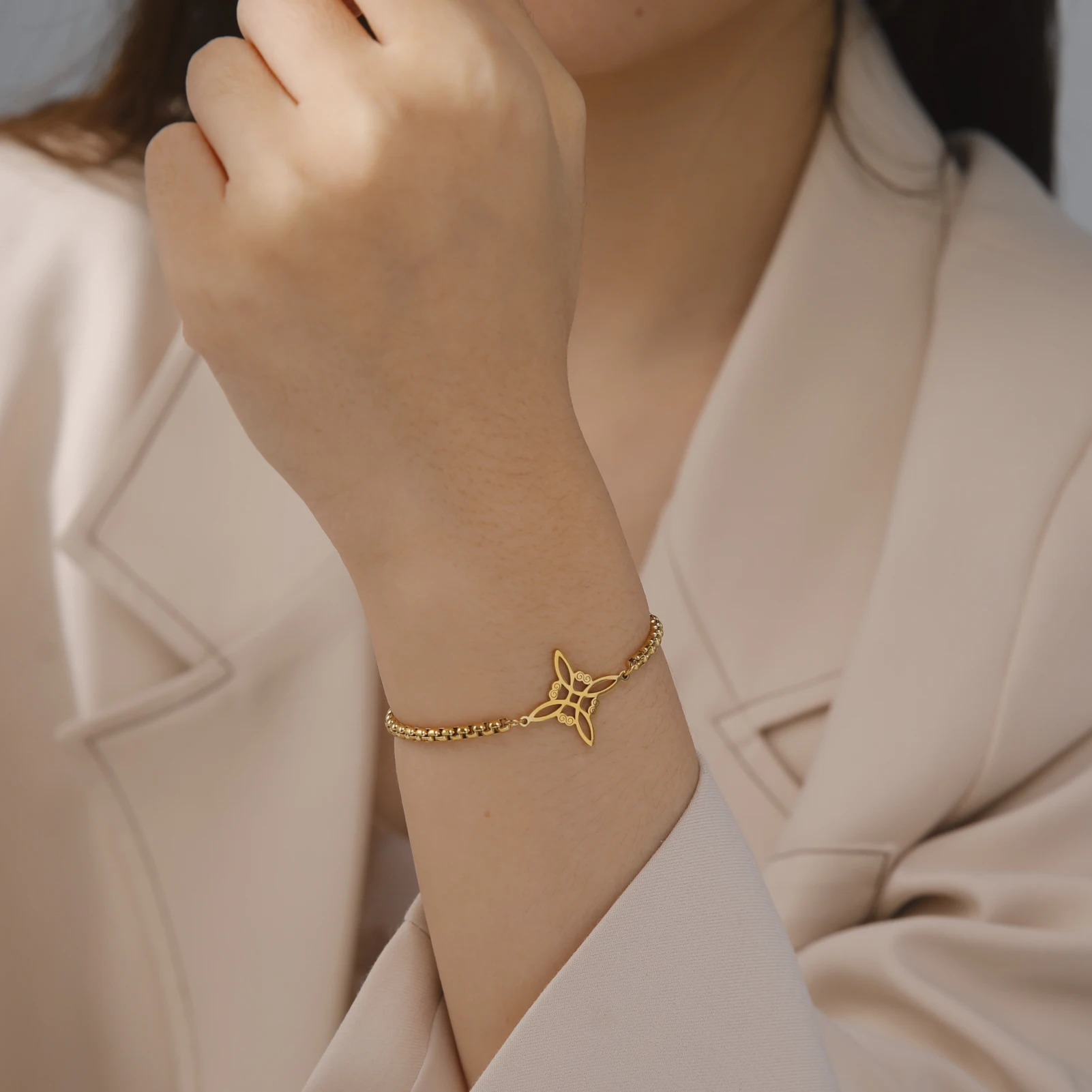 VASSAGO Witch Knot Charm Bracelet Men's and Women's Stainless Steel Box Chain Protector Jewelry Gift 2023 5