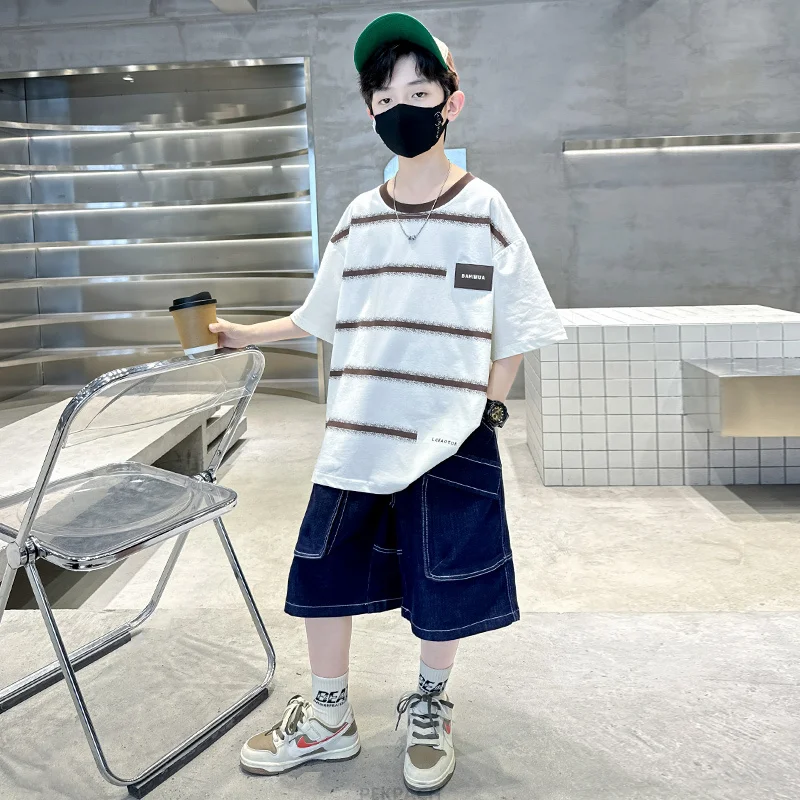 Set di abbigliamento estivo per bambini per ragazzi Tuta sportiva casual Bambini Adolescente Abiti in cotone Tuta a maniche corte a righe Costume di lusso - immagine 3