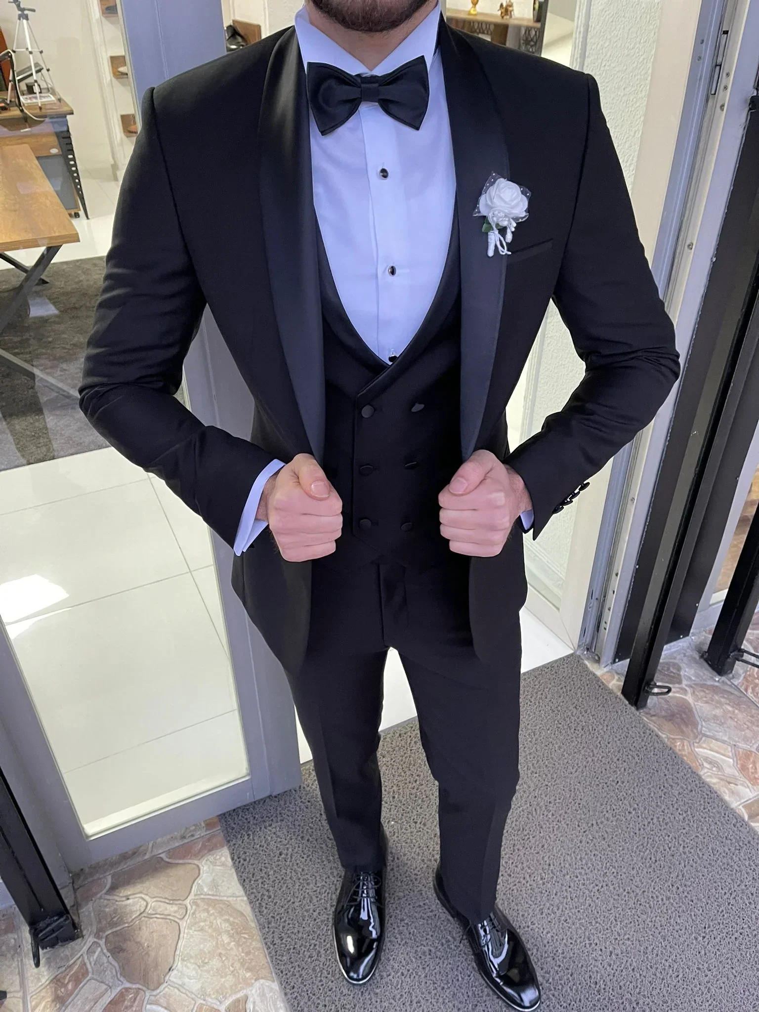 2024 New Arrival Male Wedding Suits Slim Fit Shawl Lapel 3 Pieces Formal Best Men Groom Wear Wedding Tuxedos Trajes De Hombre