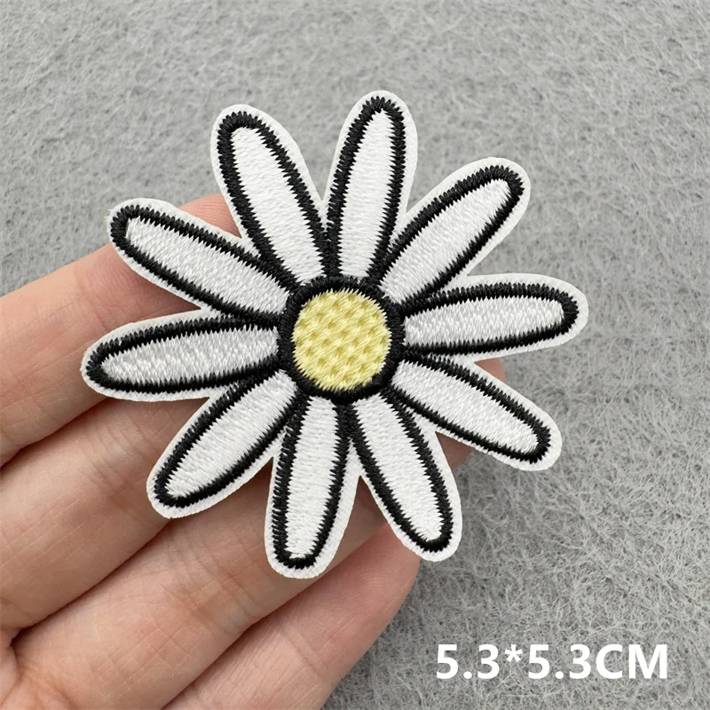 45 teile/los Zufällige Blume Stickerei Patches Abenteuer Eisen auf Patches Applique für Kleidung DIY Streifen Patches Aufkleber – Detail 17