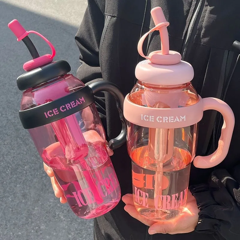 

Cute Plastic Drink Bottle with Straw and Handle Large Capacity Car Water Bottle for Young Travel Water Cup Summer Filter Mug